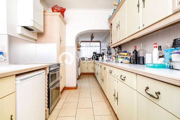 1 bedroom in a house share to rent - Photo 1