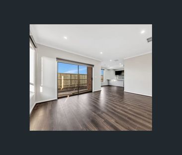 Family Home with Floorboards and Cooling Throughout! - Photo 1