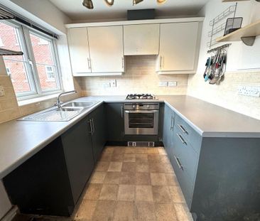 2 bedroom coach house to rent - Photo 4