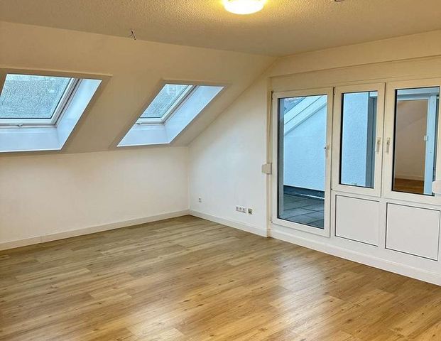2 Zi.-Wohnung mit Loggia und Einbauküche (unmöbliert) - Foto 1