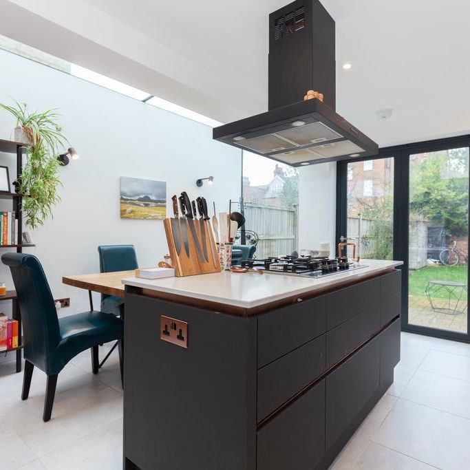 3 bedroom terraced house to rent - Photo 1