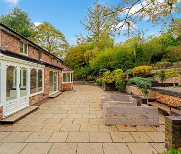 5 bedroom detached house to rent - Photo 2