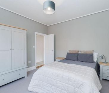 4 bedroom terraced house to rent - Photo 4