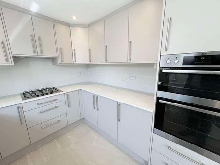 Brabazon Road, Hounslow, TW5 - Photo 5