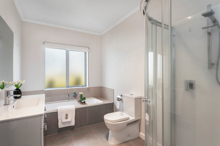 **Spacious 4-Bedroom Family Home for Rent in Huntington, Hamilton – $810 per Week** Located in the desirable suburb of Huntington, 3281, this well-appointed 4-bedroom, 3-bathroom house offers ample space and comfort for your family. - Photo 5