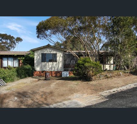 9 Giwang Street, Cooma, NSW 2630 - Photo 3