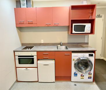Studio Apartment - Photo 2