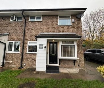 Drake Hall, Westhoughton BL5 - Photo 1