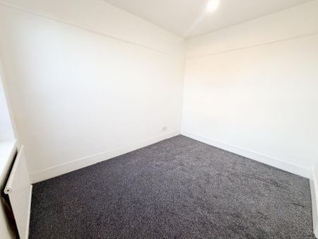 4 bedroom terraced house to rent - Photo 5
