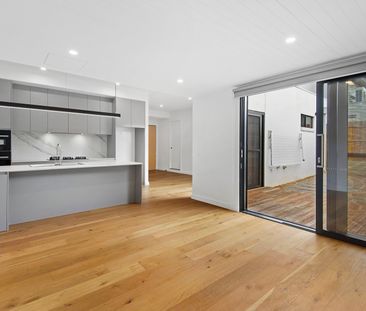 2/7 Catherine Street, Box Hill VIC 3128 - Townhouse For Rent | Domain - Photo 2