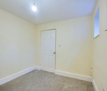 3 bedroom flat to rent - Photo 5