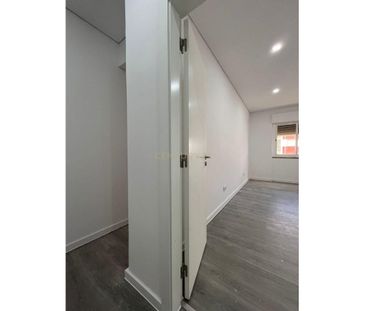 Falagueira-venda Nova, Lisbon - Photo 5