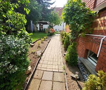 große 2 Zimmer EG Wohnung mit Gartenanteil in Neundorf - Photo 3