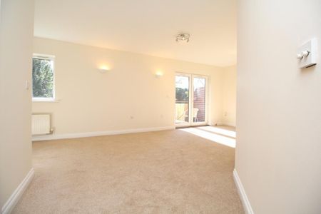 2 bedroom flat to rent - Photo 2