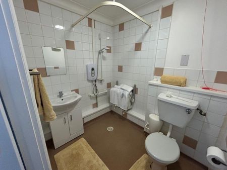1 bedroom flat to rent - Photo 4