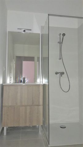 Location Appartement 2 pièces 37m² LA LONDE LES MAURES 83250 - Photo 3