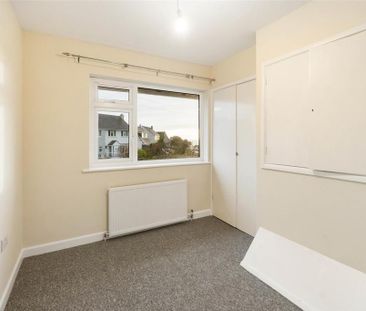 4 bedroom detached house to rent - Photo 2