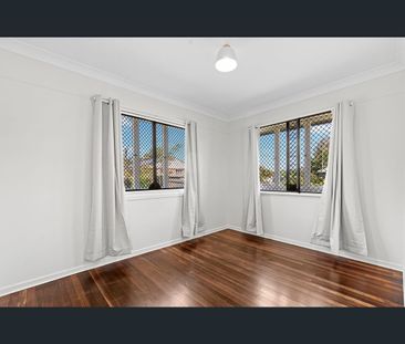 Stylish New Renovated Family Home - Photo 1