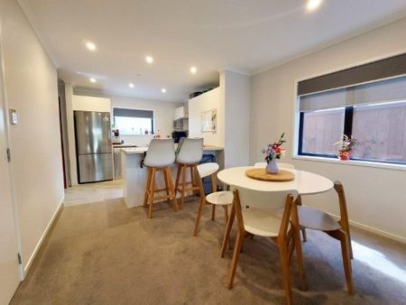 Modern Townhouse in Silverdale - Photo 3