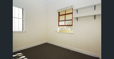 Charming Greenslopes Cottage — Cute, Cozy & Convenient - Photo 5