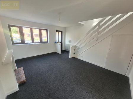 3 bedroom semi-detached house to rent - Photo 2