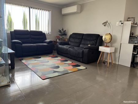 Modern Comfort in Prestigious Highview Estate - Photo 5