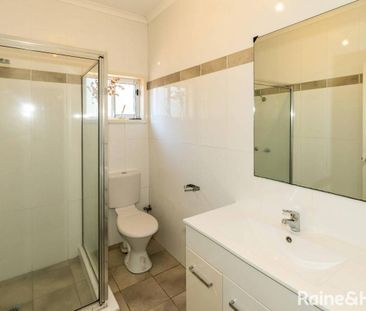 EASY LIVING IN MOUNT AUSTIN - Photo 5