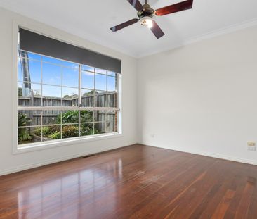 Exceptional and Low Maintenance Single Level Villa! - Photo 2