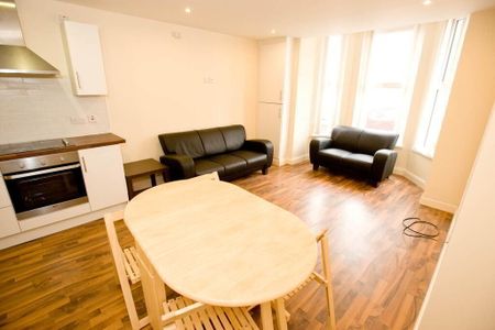 Flat 1, 24 Cromwell Road, BT7, Belfast - Photo 3