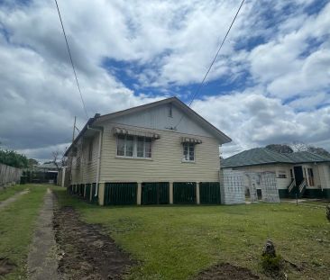 “Spacious 3-Bedroom Home with Large Yard and Shed” - Photo 2
