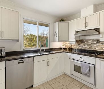 For Lease - 45 Westwood Drive, Meadowlands - Crestview and Area, On... - Photo 4