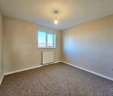 Giles Cox, Gloucester - Photo 4