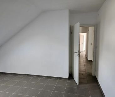 Moderne Dachgeschosswohnung in ruhiger Lage - Photo 3