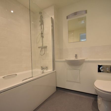 Peel Close, Tatling End, Gerrards Cross,SL9 - Photo 3