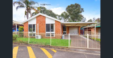 BEAUTIFUL HOME AT CONVENIENT & QUIET LOCATION! - Photo 3