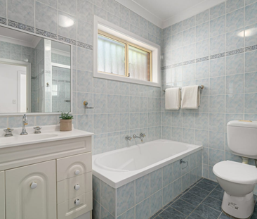 Well-Maintained House in a Convenient Arncliffe Location - Photo 3