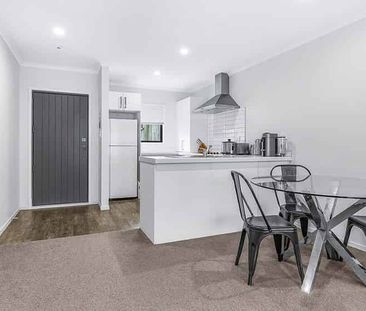 Fully Furnished - Walking Distance to Hospital - Photo 2