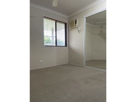 *4-Bedroom Family Home for Rent in Moranbah, QLD** - Photo 2