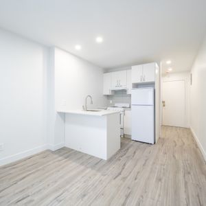 Studio - Ontario - Photo 3