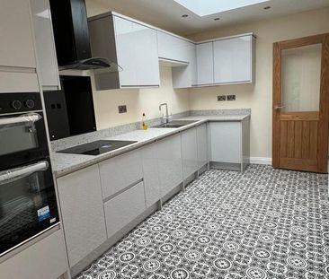 3 bedroom detached bungalow to rent - Photo 3