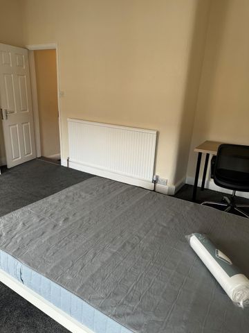 Beeley Street, Salford - Photo 2