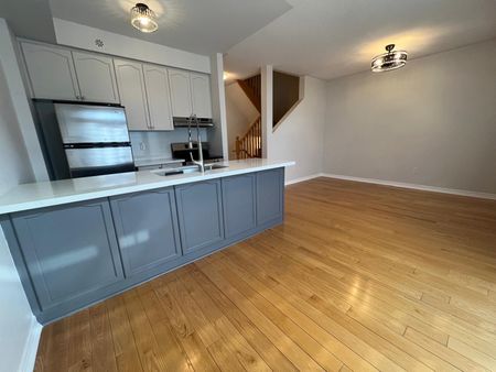 For Lease - 2435 Greenwich Drive Unit# 54, Oakville, Ontario - Photo 2