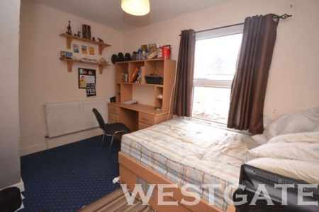 5 Bed - Blenheim Gardens, Reading - Photo 4