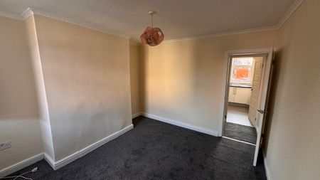 DN59, Doncaster - Photo 2