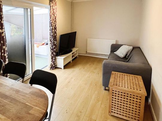 4 bedroom semi-detached house to rent - Photo 1