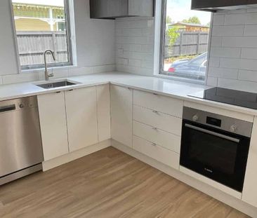 Near new two bedroom townhouse! - Photo 4