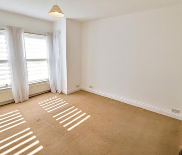 4 bedroom terraced house to rent - Photo 3