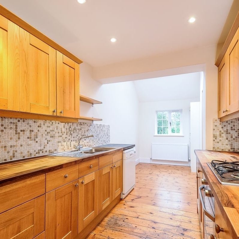 3 bedroom semi-detached house to rent - Photo 1