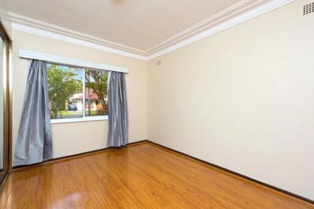 Charming Home In Sought After Street - Photo 2