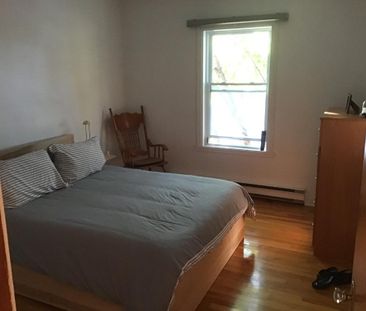 Grand 4 1/2 au 2ieme étage ensoleillé dans Ahuntsic - Photo 2